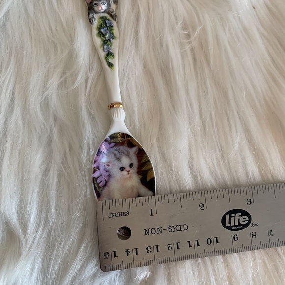 Little Wonders White Cat Sculpture - Picture 8 of 8